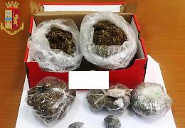Un chilo di marijuana nella scatola delle scarpe, arrestato 33enne