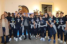 La Gevi basket premiata in Comune: «Gioia per tutta Napoli»