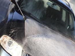 Blitz della finanza: sequestrati 220 tonnellate di pellet e un autolavaggio abusivo 