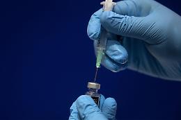 AstraZeneca: in Campania riprendono le vaccinazioni dalle 15