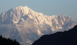 Valanga in canalone a Courmayeur, uno sciatore morto e uno disperso