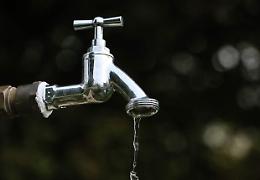 Parigi, tracce di Coronavirus nell'acqua non potabile