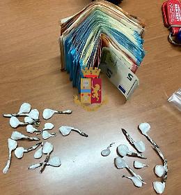 Rione Bisignano, in auto con la droga: bloccati