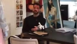 Fabrizio Corona si taglia le braccia, il volto coperto di sangue: il video choc su Instagram