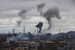 Acciaieria Mariupol, 007 Kiev: «Russia vuole raderla al suolo»