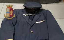 Finto pilota denunciato a Capodichino, nello zaino foto di minori