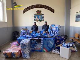 Gadget Napoli contraffatti, ancora sequestri e denunce