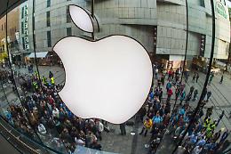 Apple consegna i dati degli utenti e censura le app 