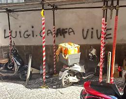 Spuntano nuove scritte inneggianti al baby-rapinatore Luigi Caiafa