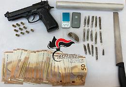 In casa con la droga e quasi 3mila euro sotto il materasso: arrestato a Qualiano