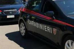 Spari in strada nel Napoletano: 17enne ferito alla gamba