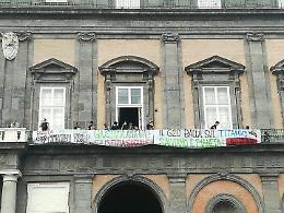 G20 a Napoli, blitz degli attivisti a Palazzo Reale