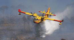 Incendio a Maddaloni, fiamme vicino al santuario di San Michele