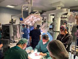 Giovane donna dona rene alla mamma per evitare dialisi