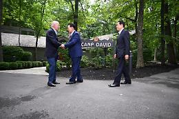 Usa, Biden a Camp David: «Nuovo capitolo in rapporti con Tokyo e Seul»