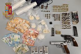Sorpreso con armi e droga, arrestato grazie all'app Youpol