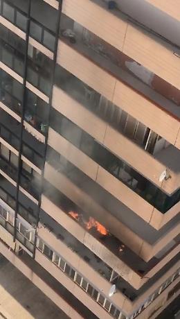 Scoppia bombola di gas in un grattacielo al Centro direzionale