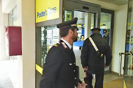 Documento falso per aprire conto alle Poste, arrestato