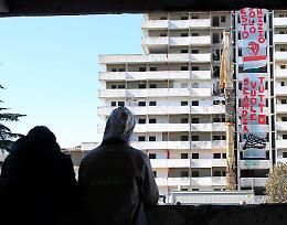 Scampia, via alla demolizione della Vela Verde: giù il simbolo di Gomorra
