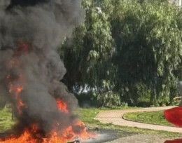 Tre fratellini danno fuoco alla giostrina, segnalata la madre