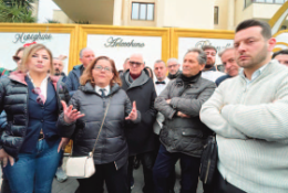 “La Sonrisa”, i dipendenti: «Dobbiamo continuare a lavorare»
