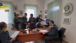 Truffa sui fondi Covid, sequestro a commerciante