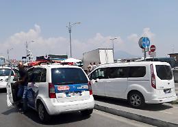 Mergellina, caos agli imbarchi. I residenti: servono controlli