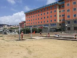 Bagnoli, vandalizzate le docce del lido comunale