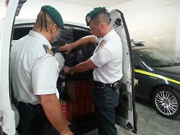 Sequestrate due tonnellate di sigarette di contrabbando, un arresto