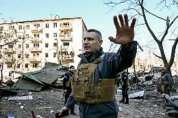 Guerra Ucraina, sindaco Kiev: «Russia continua a bombardare capitale»