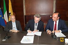 Giro d'Italia, sottoscritto a Napoli il protocollo d'intesa