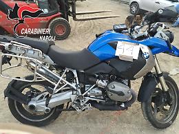 Scoperto container di moto rubate, 6 arresti