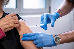 Stop vaccinazioni under 60, Figliuolo: «Concludere prima over 80 e fragili» 