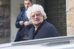 Moglie Grillo contro Boschi: «Ragazza consenziente, c'è un video»
