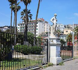 Napoli, consegnate statue da riposizionare a piazza Vittoria