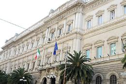 Bankitalia: «Def coerente, l'economia migliora»