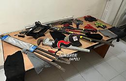 Furti e rapine nel Napoletano, 5 arrestati e un 17enne denunciato