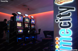 Quarto, rapina al centro scommesse: dipendente ferito
