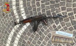 Polizia recupera un kalashnikov al Rione Bisignano