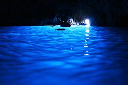 Capri, maximulta per bagno in Grotta Azzurra