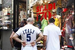 Troppo caldo e pochi in strada, i saldi partono a rilento