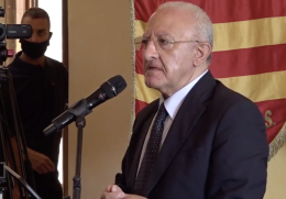 Scuola, De Luca ironizza su ministro: un tempo era De Sanctis
