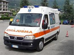 Dramma in campo, giocatore di basket crolla per arresto cardiaco