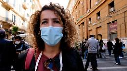 «Scuole chiuse spauracchio del fallimento di un sistema», da Scampia appello a De Luca