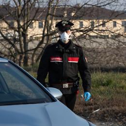 Giallo a Reggio Emilia, donna trovata morta in un parco: si pensa a omicidio