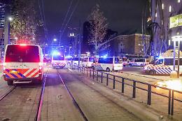 Rotterdam, proteste no vax e scontri: feriti e arresti