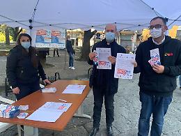 In piazza "Vacciniamoci contro la Camorra", ma le opposizioni diventano "novax"
