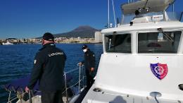Pescatori di frodo sorpresi a Torre Annunziata, pesanti sanzioni