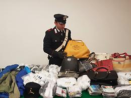 Abbigliamento e accessori falsi, maxi sequestro a Castellammare