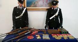Fucili e tremila cartucce: nel casolare l'arsenale dei clan